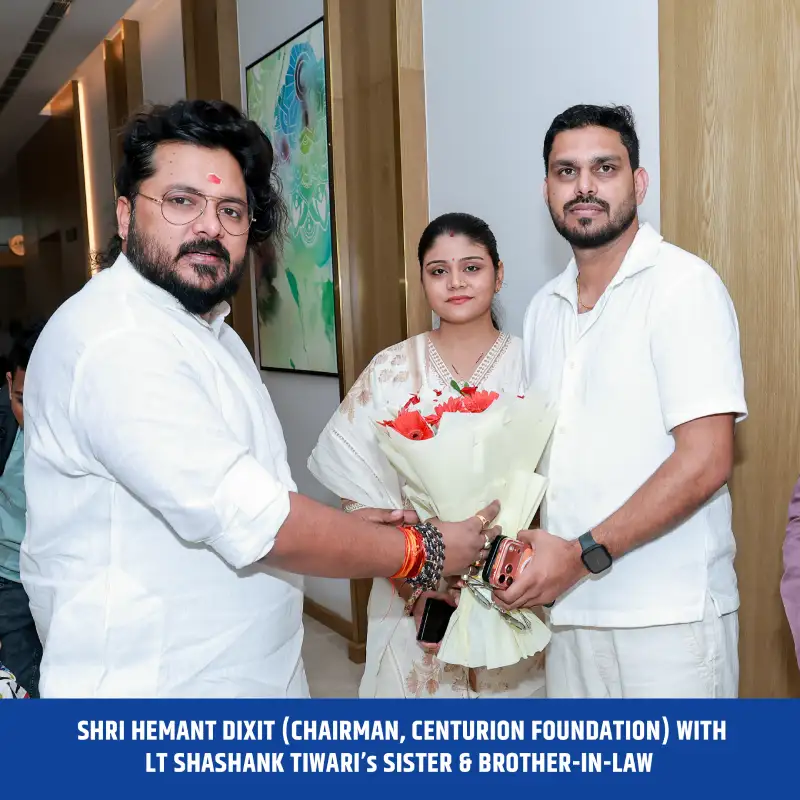 A beautiful tribute of respect and solidarity. Shri Hemant Dixit Ji, Chairman of the Centurion Foundation, shares a warm moment of support as he welcomes the family of Kirti Chakra awardee Lt. Shashank Tiwari (P) with a stunning floral bouquet.
